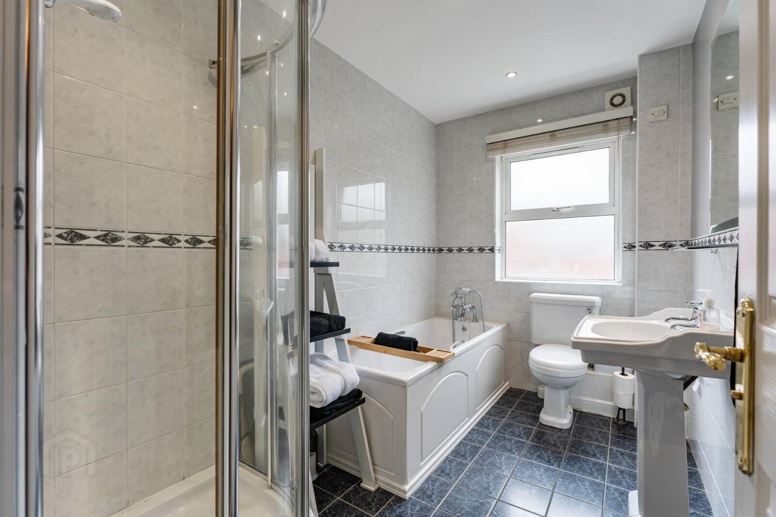 3 Wellington Park Mews, 52 Wellington Park 17 of 20