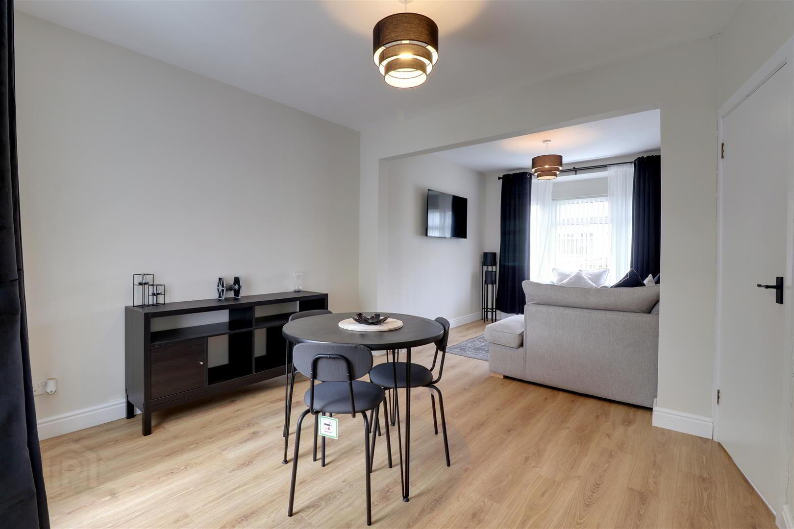 4 Windsor Avenue 3 of 17
