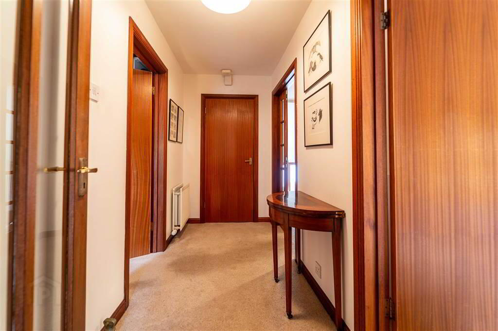12 Glenbank 10 of 33