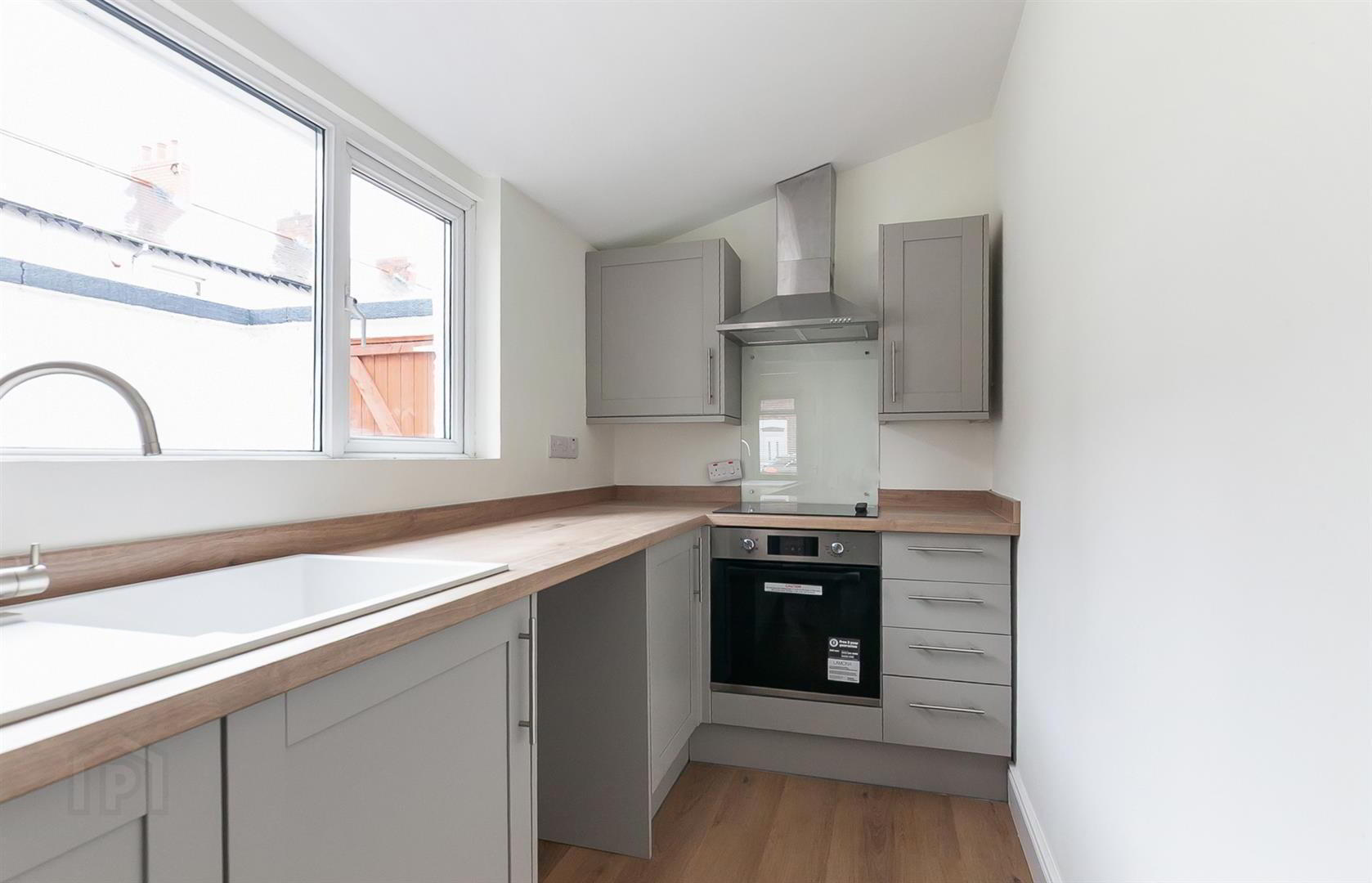 21 Sinclair Street 7 of 15