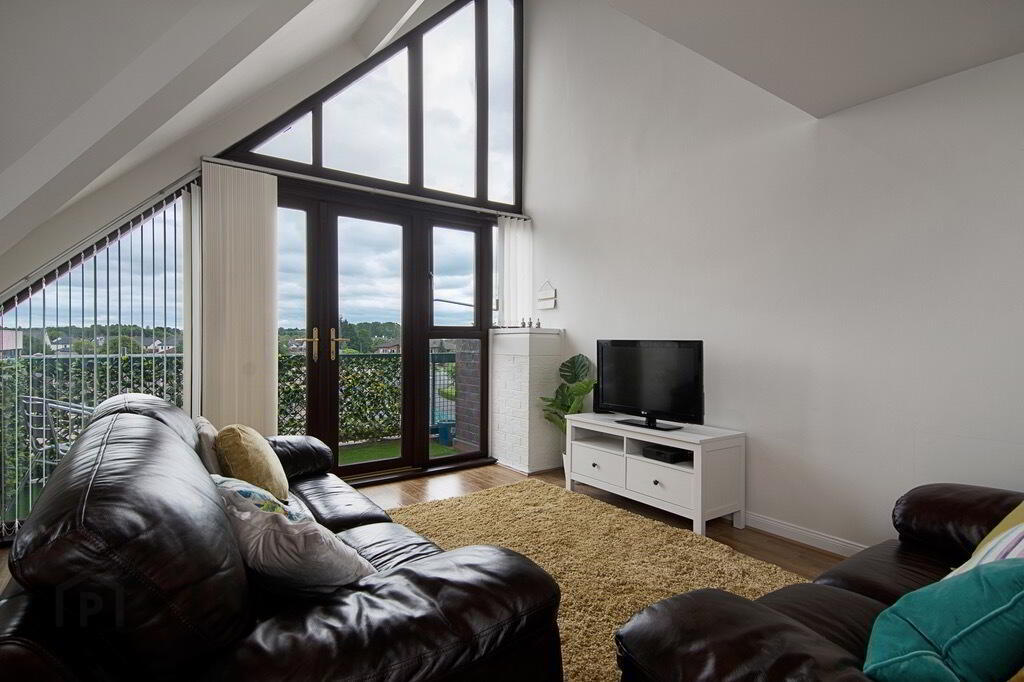 33 Balmoral Court 4 of 12