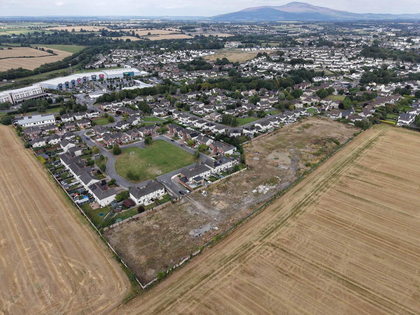 Lands, At Gort Na Manach 6 of 12