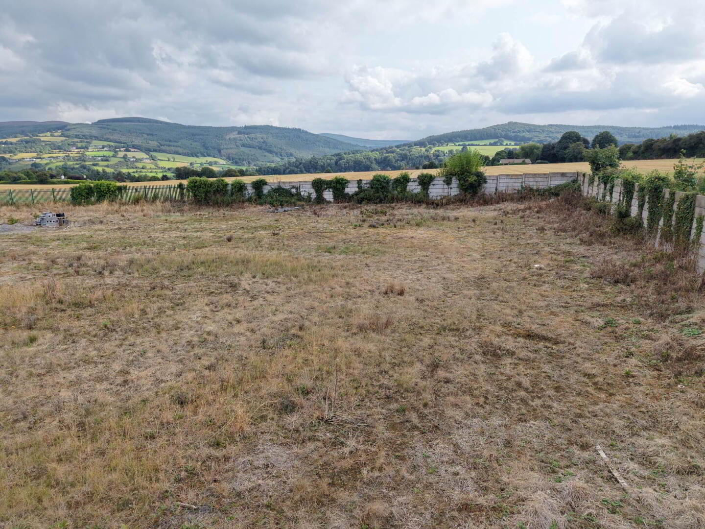 Lands, At Gort Na Manach 9 of 12