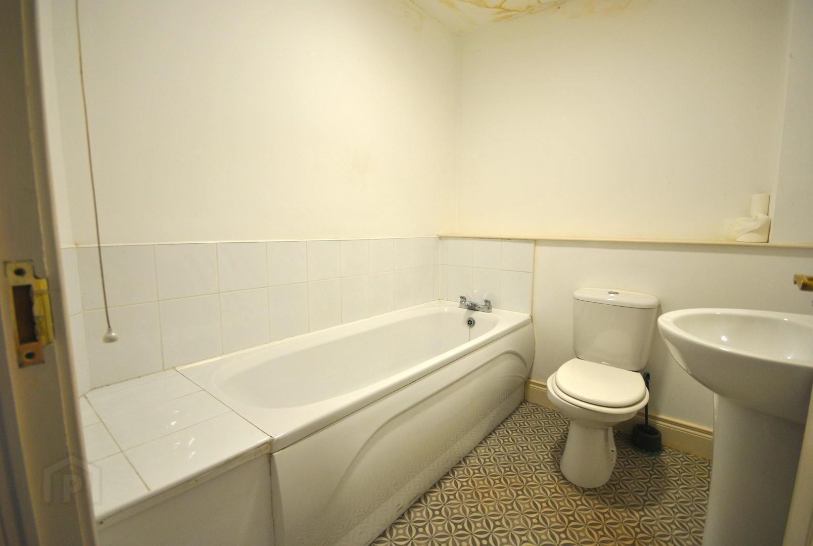 3 Alexander Mews, 8b Pound Street 8 of 8
