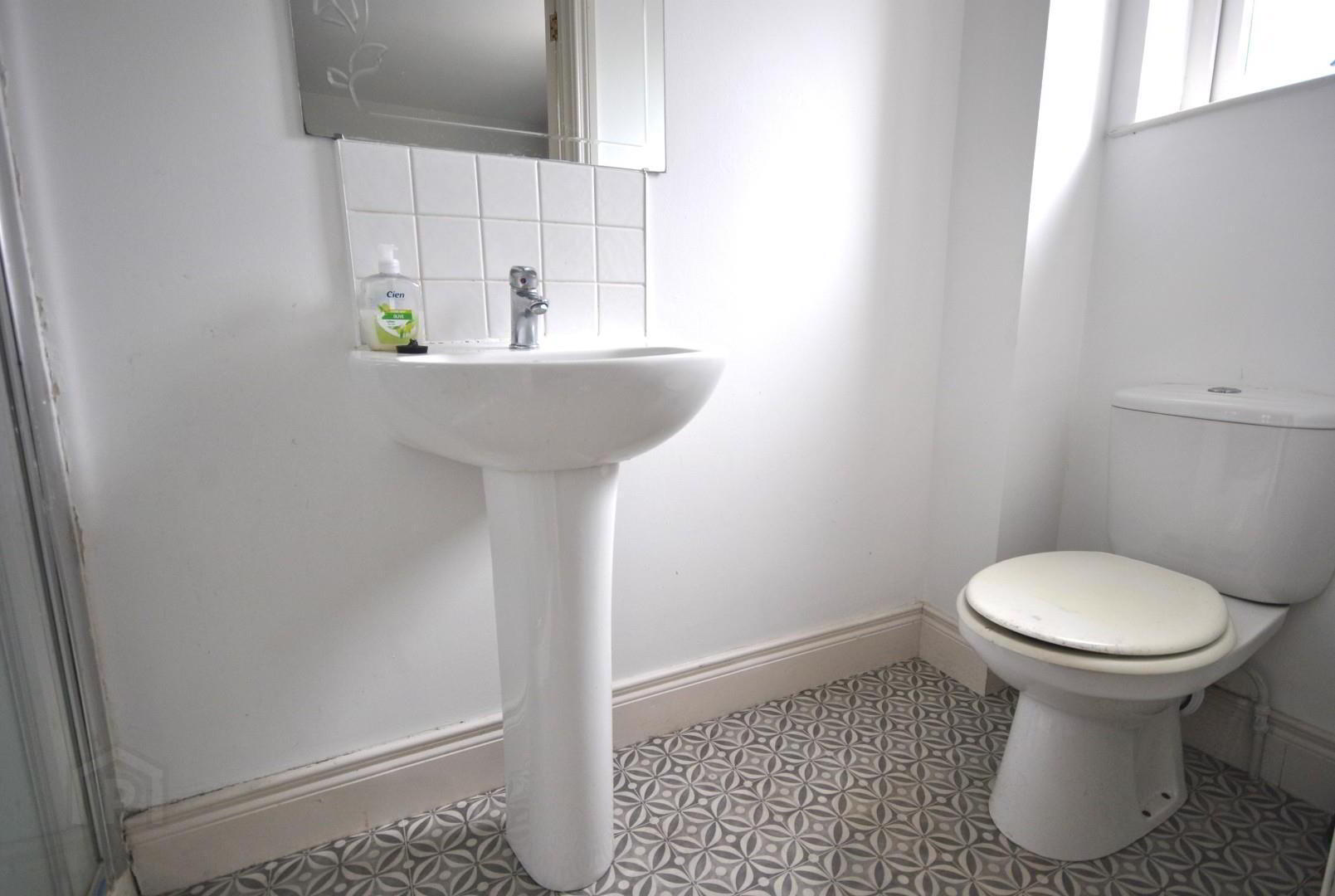 3 Alexander Mews, 8b Pound Street 5 of 8