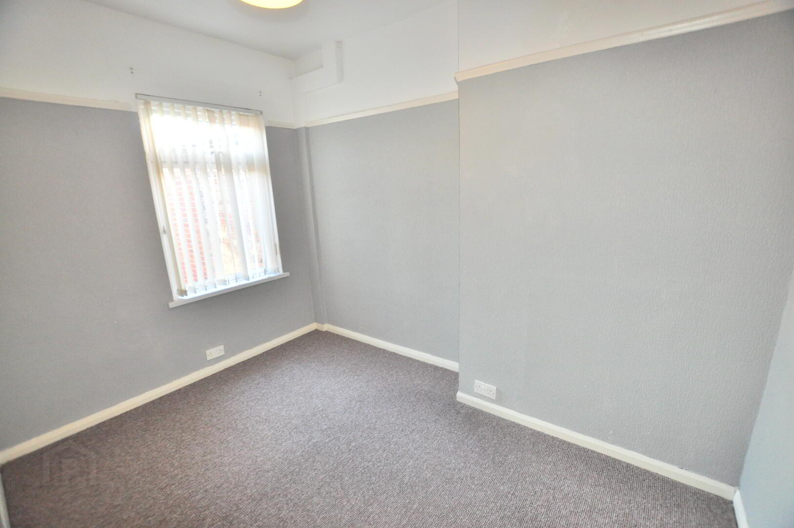 153 York Road 12 of 12