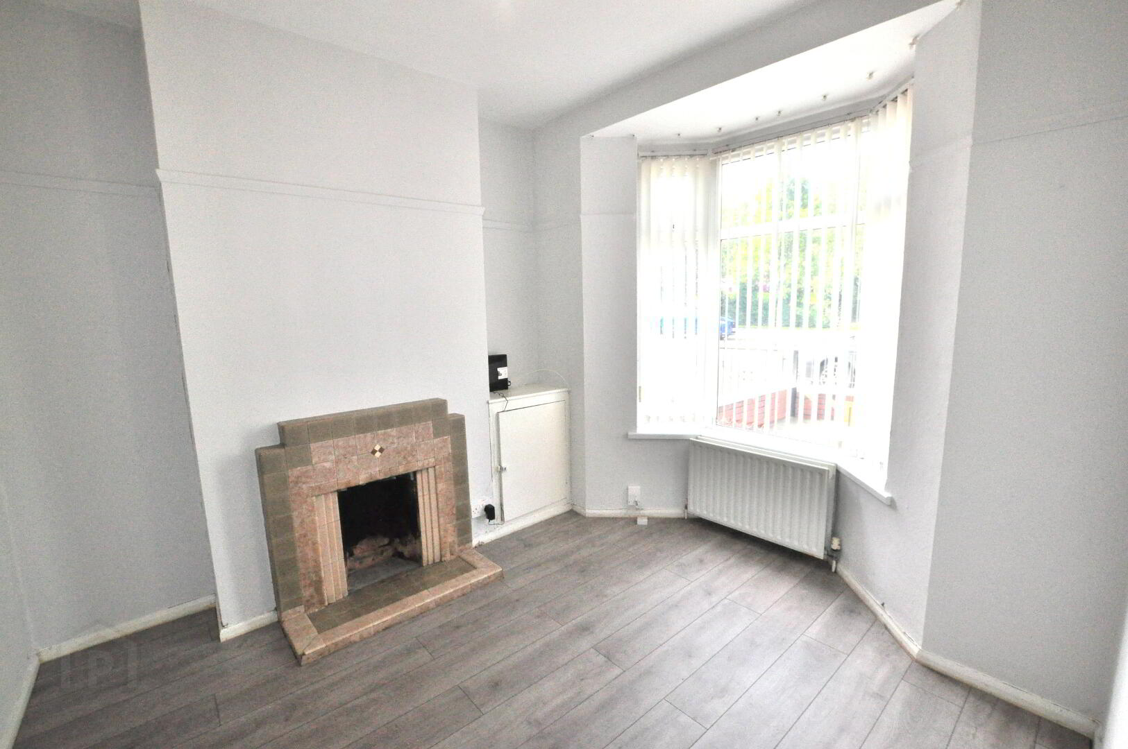 153 York Road 3 of 12