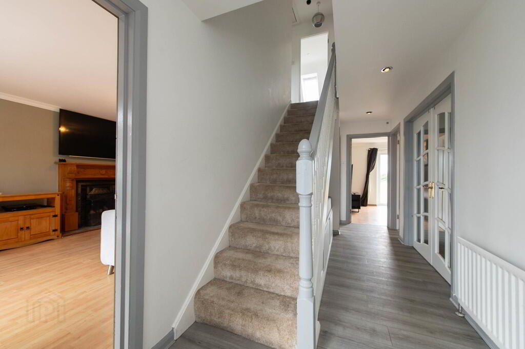 60 Sherwood Avenue 3 of 28