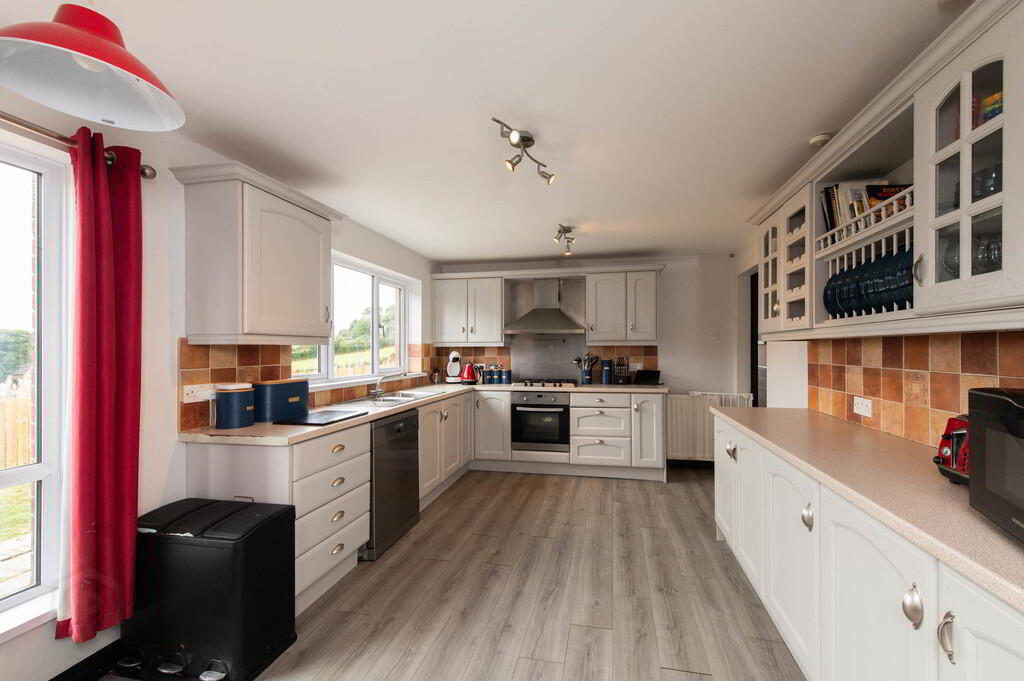 60 Sherwood Avenue 9 of 28