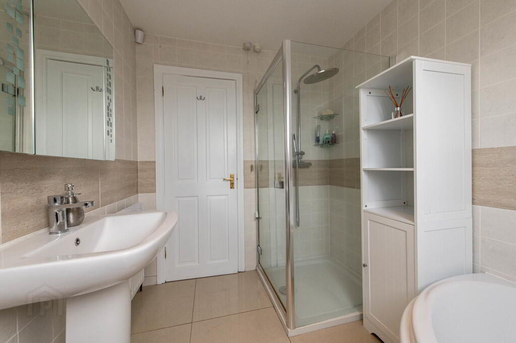 60 Sherwood Avenue 23 of 28
