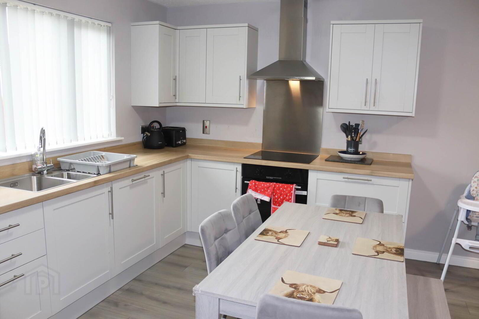 2 Whitehall Crescent 6 of 16