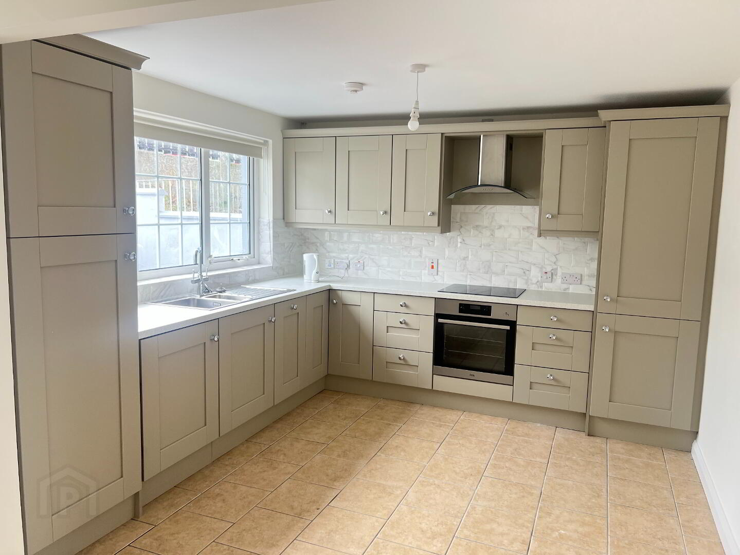 48 Violet Hill Avenue 2 of 13