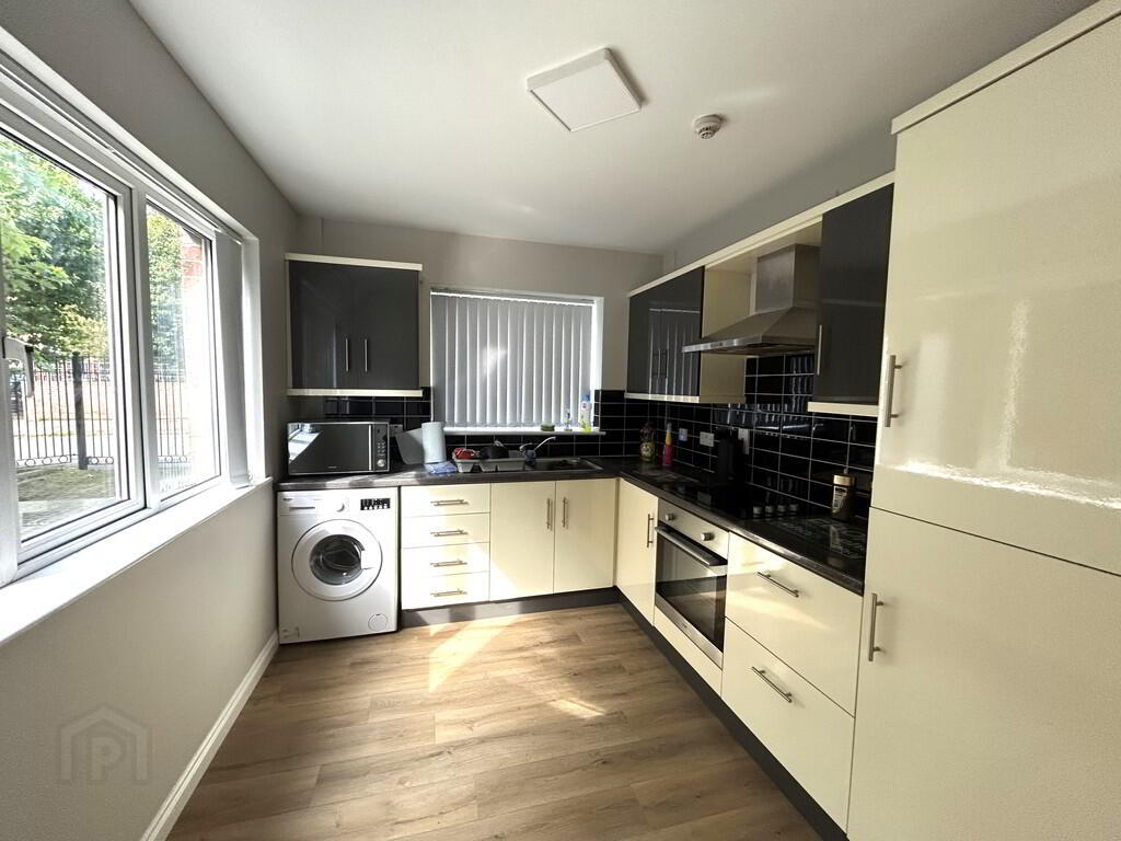 37 Laganview Court 3 of 6