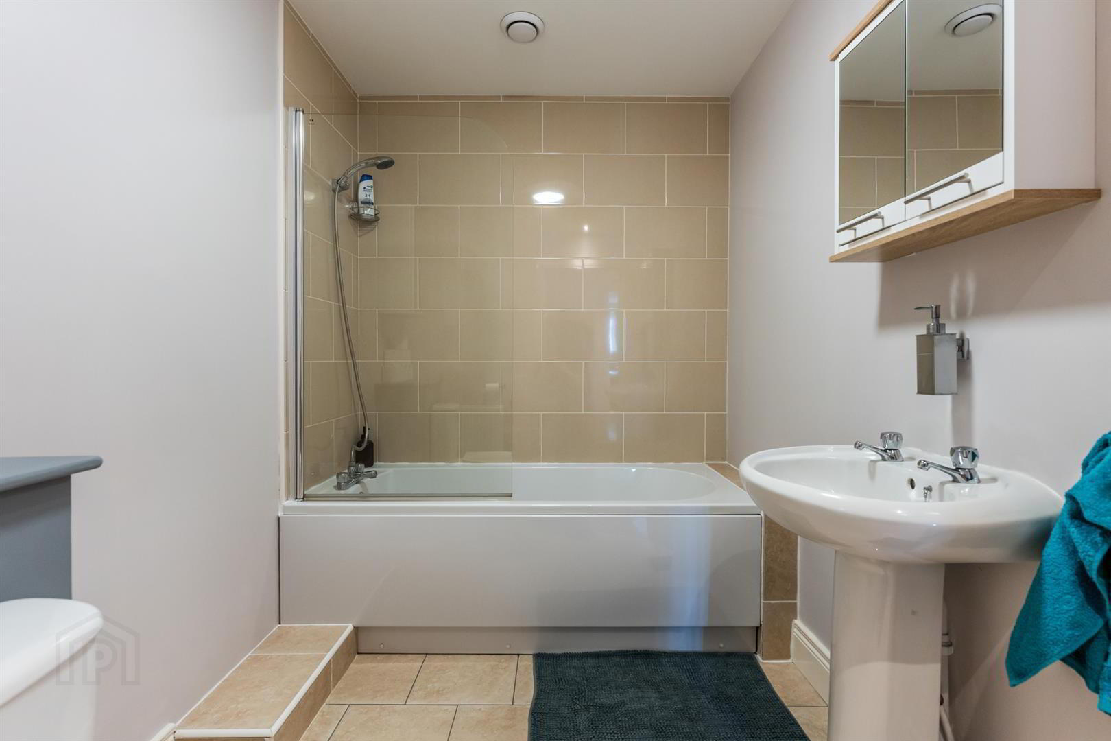 Apt 2, 15 Galway Park 16 of 20