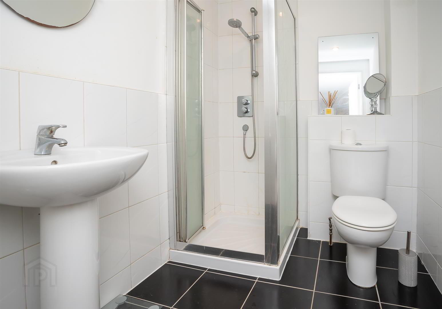 5 Elm House, 2 Beech Heights 18 of 25