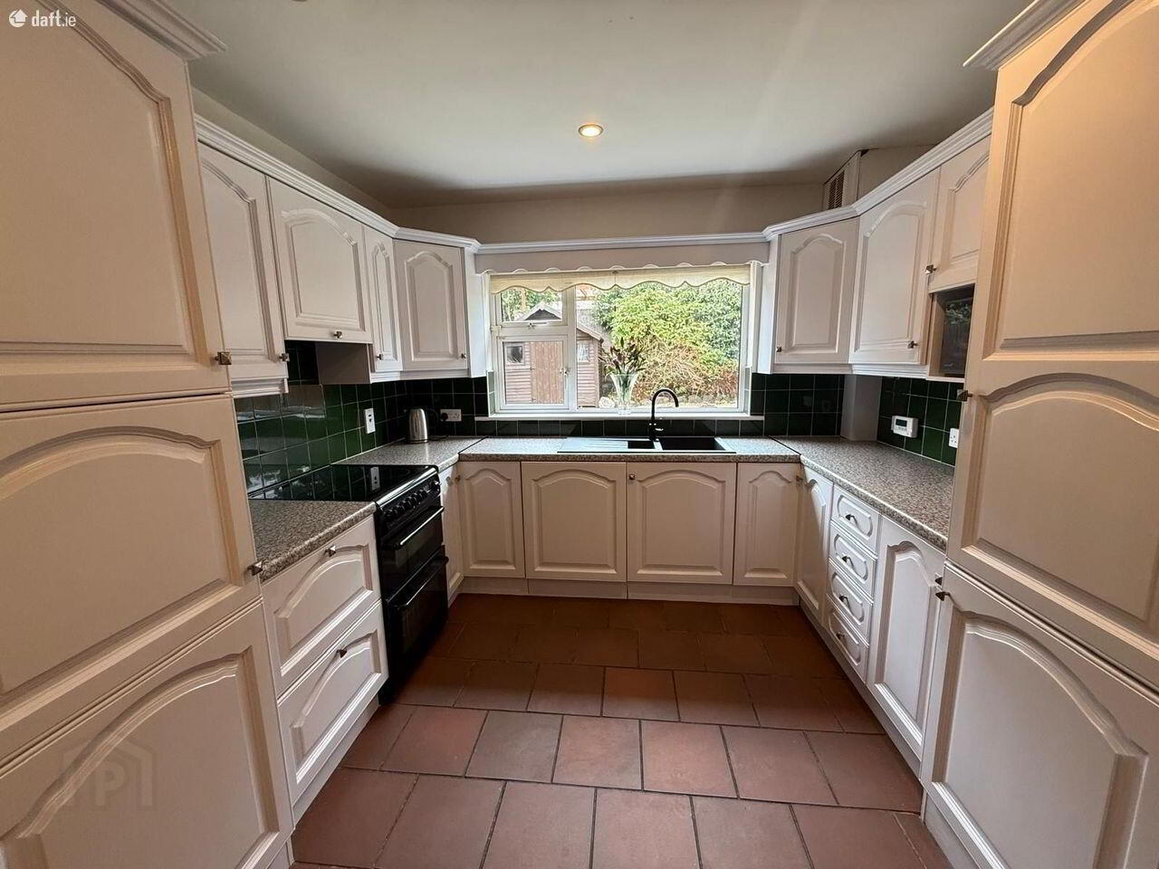 128 West Avenue 10 of 24