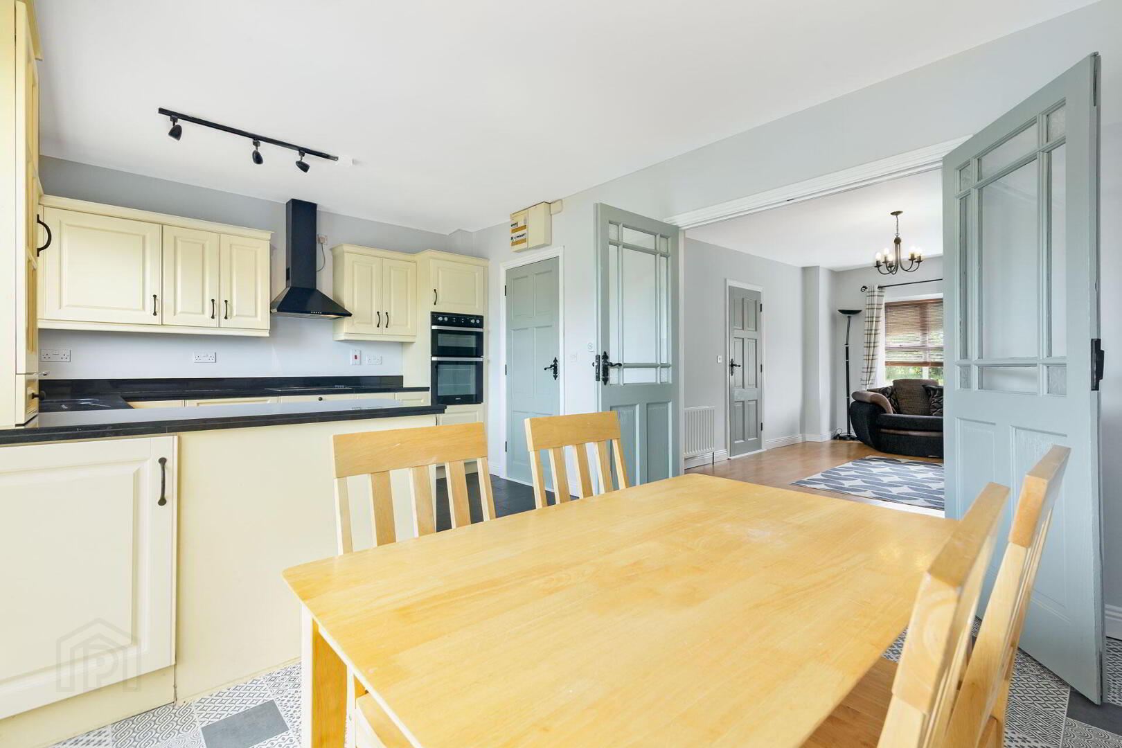 31 Woodville Court 11 of 22