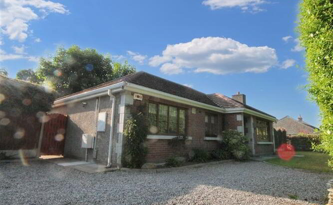 Balregan Cottage 2 of 25
