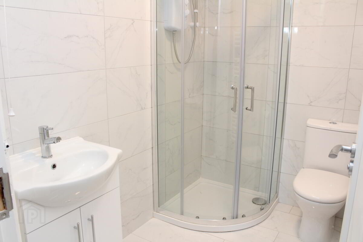 Flat 1, 8 Kinnegar Drive 3 of 6