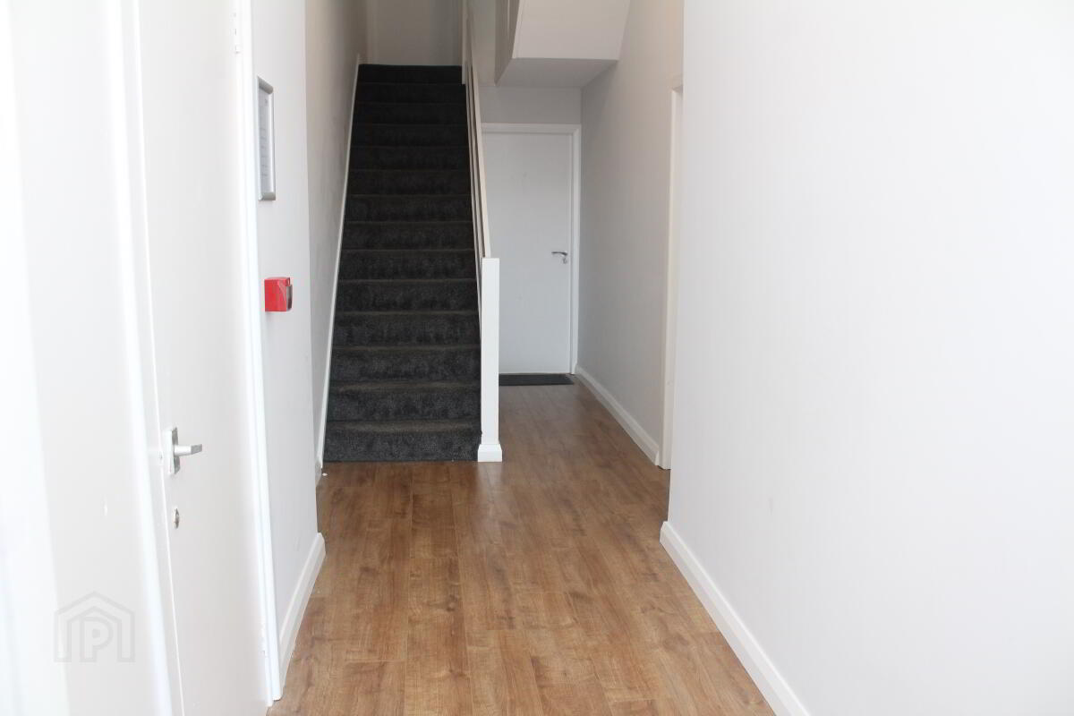 Flat 1, 8 Kinnegar Drive 4 of 6