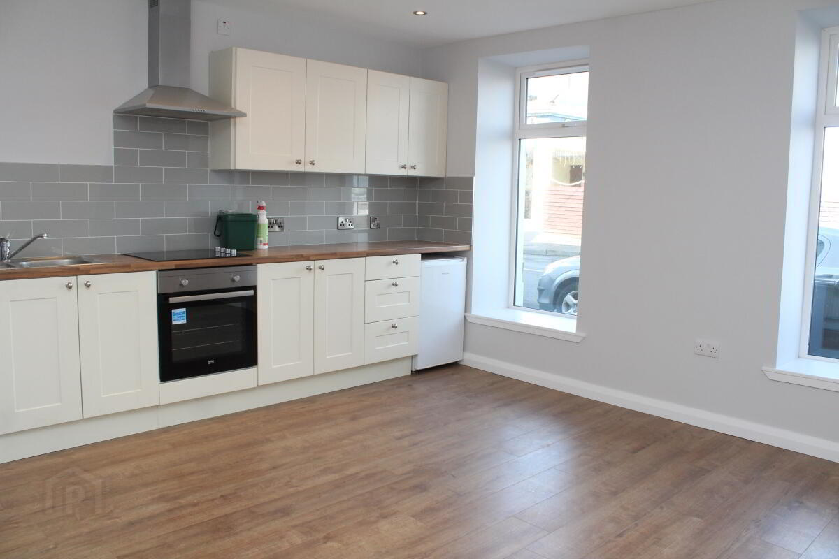 Flat 1, 8 Kinnegar Drive 2 of 6