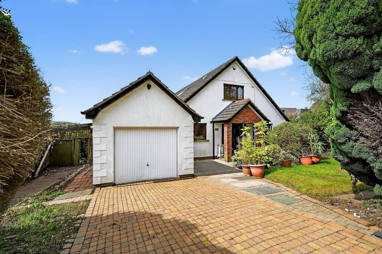 4 Upper Croft Road 2 of 23