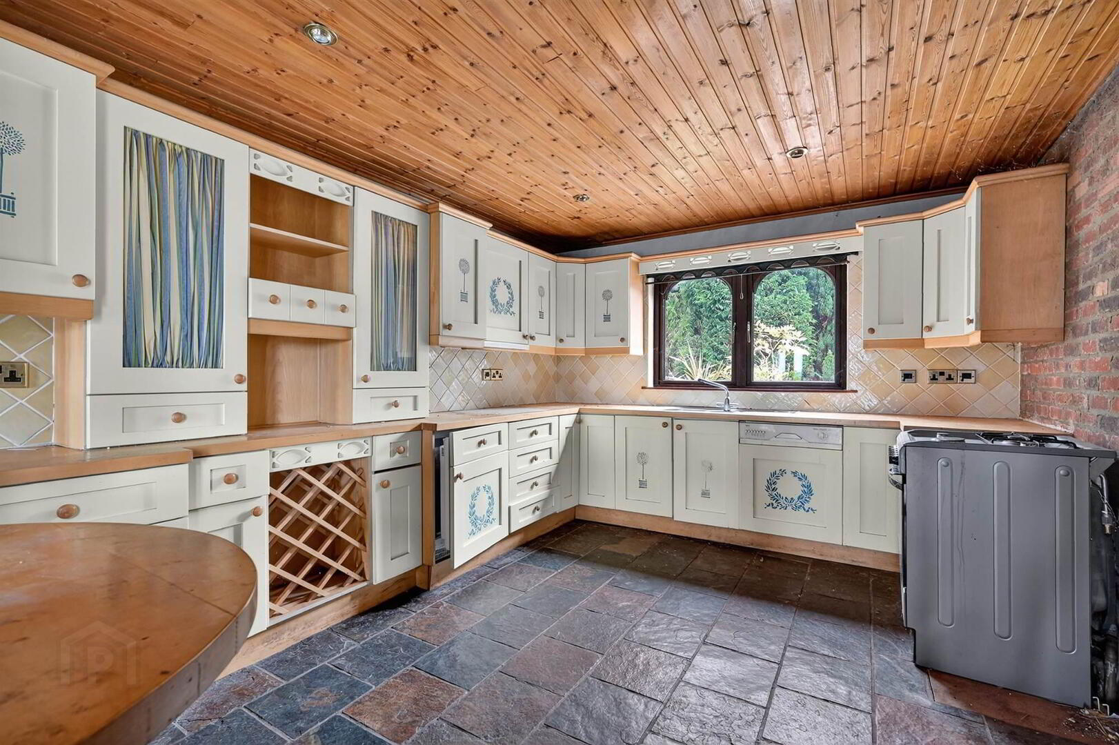 4 Upper Croft Road 10 of 23
