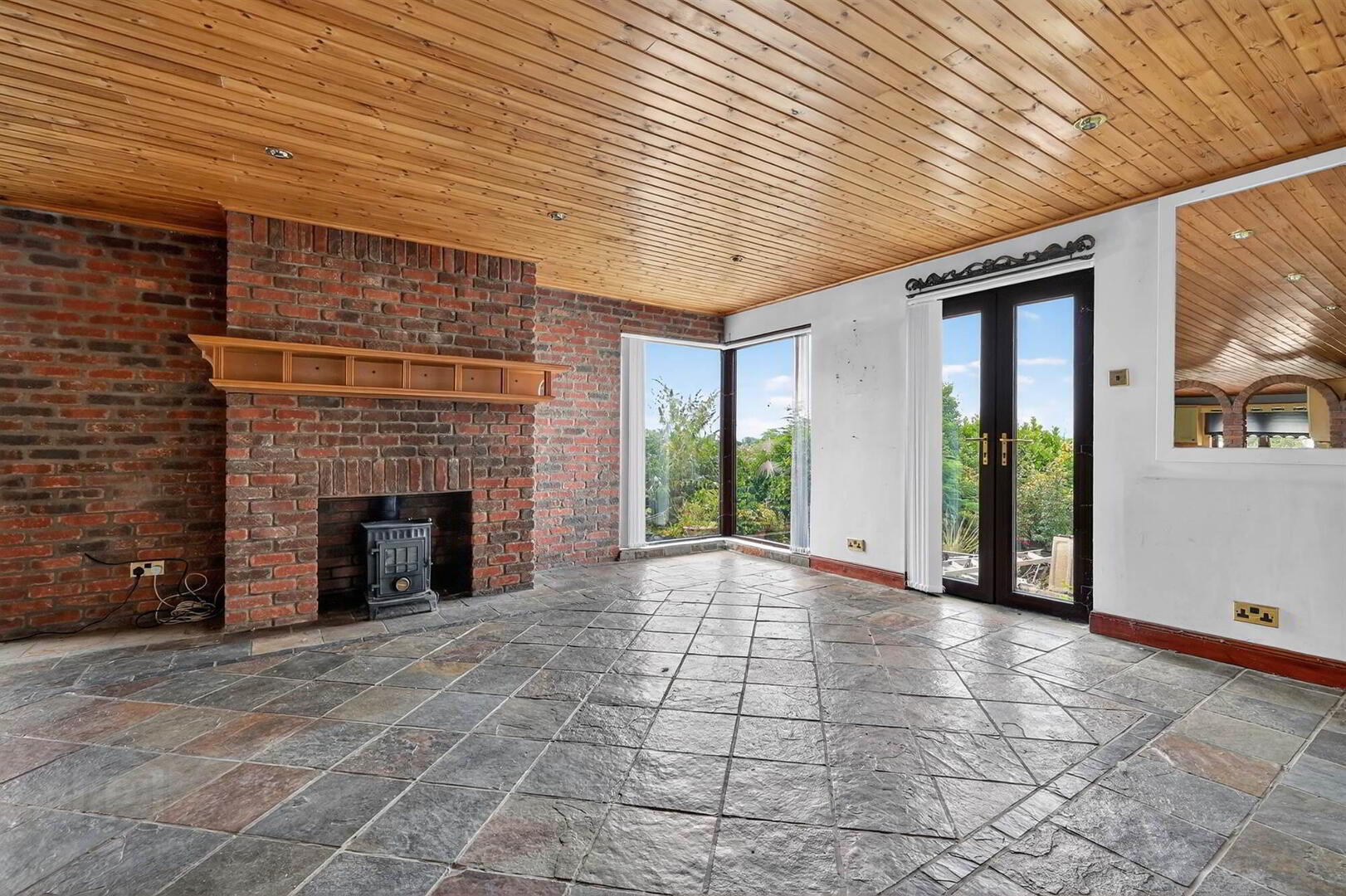 4 Upper Croft Road 6 of 23