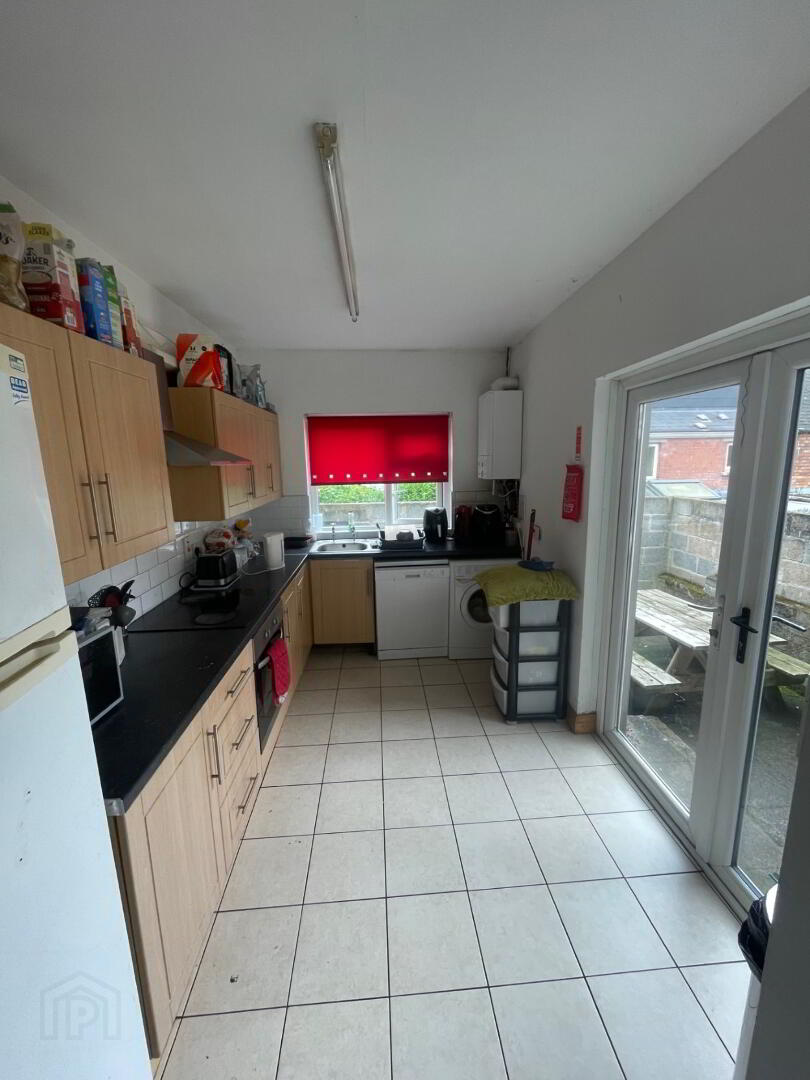 34 Strandview Street 4 of 10