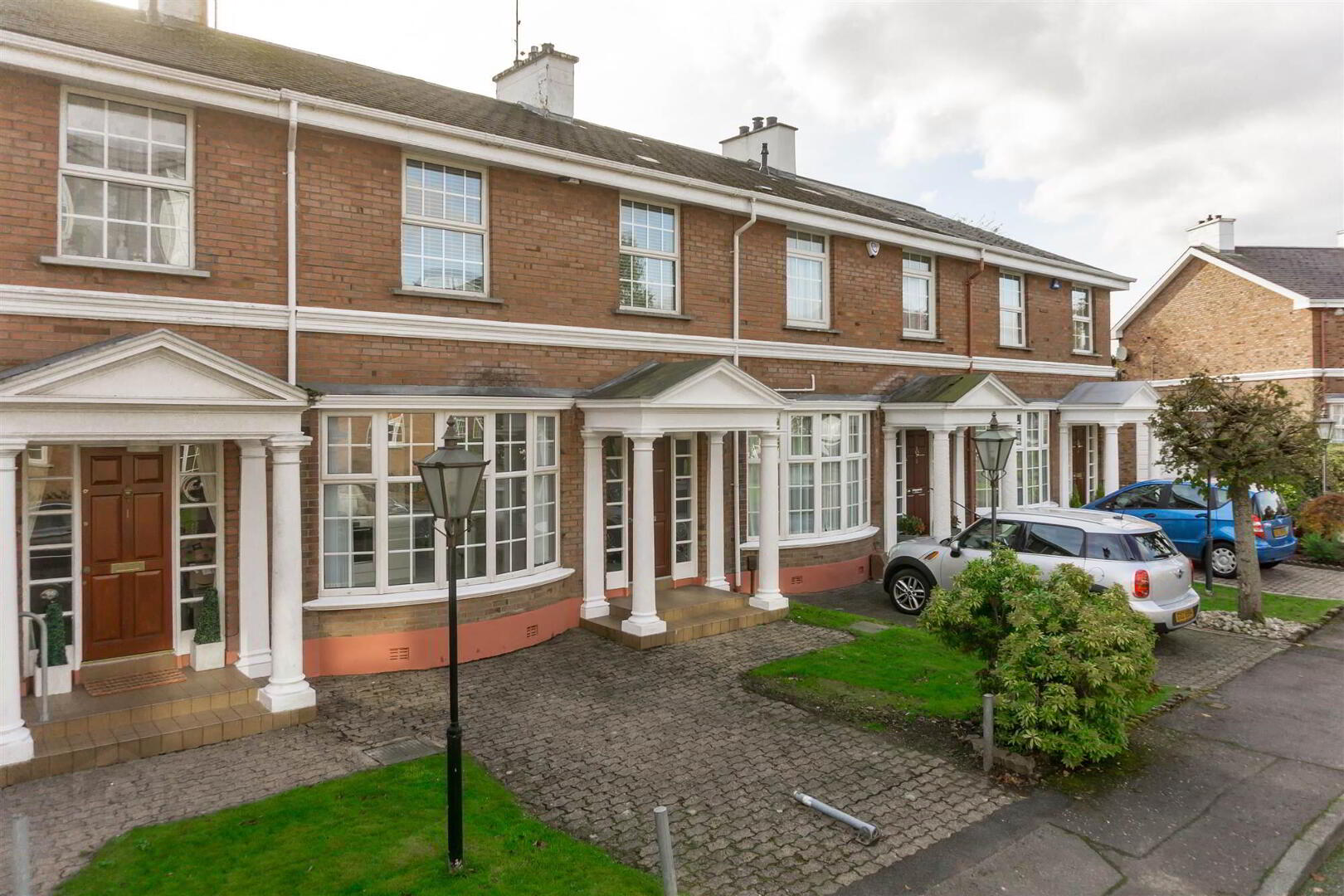 2 Thornhill Malone , BELFAST 3 of 17