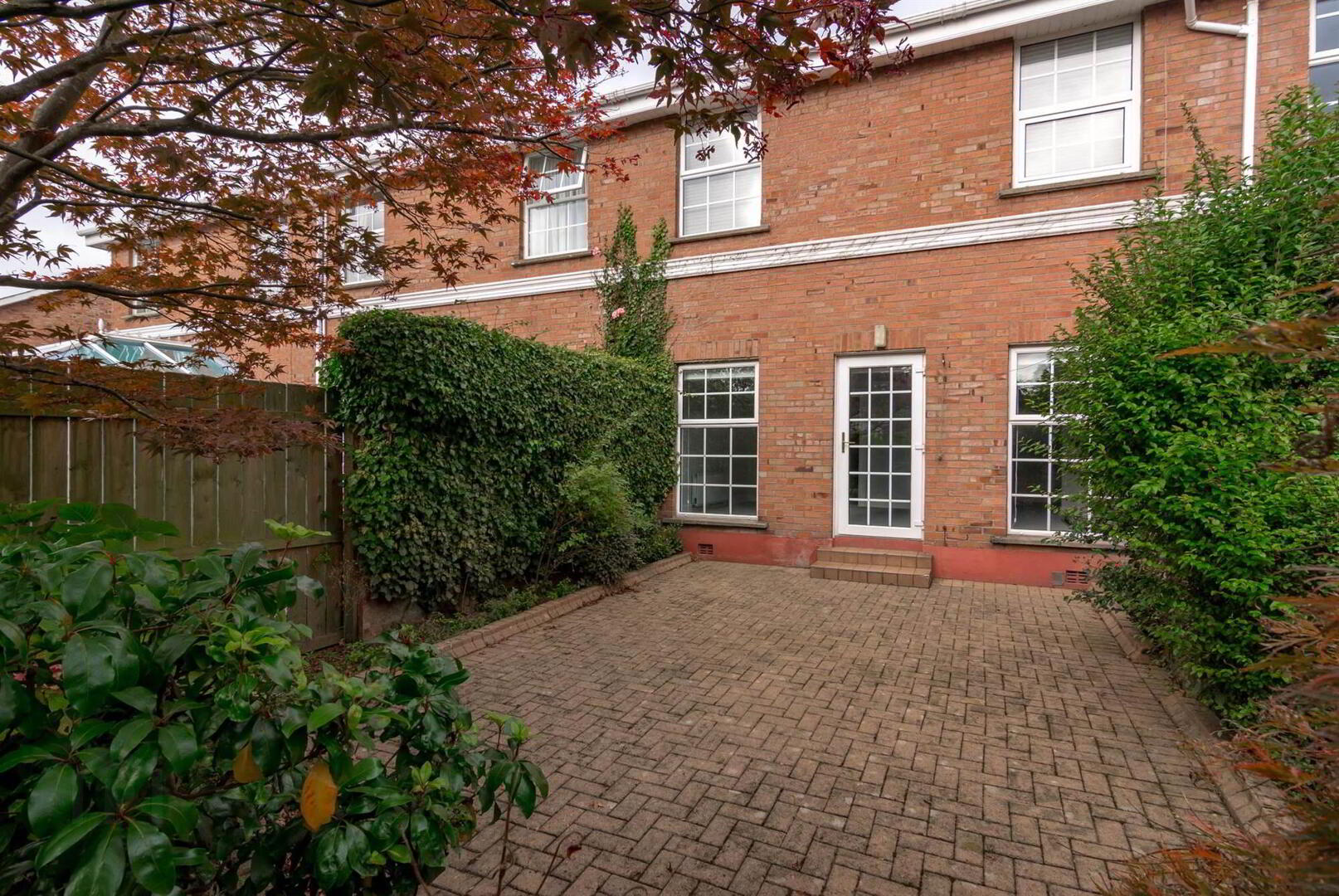2 Thornhill Malone , BELFAST 17 of 17
