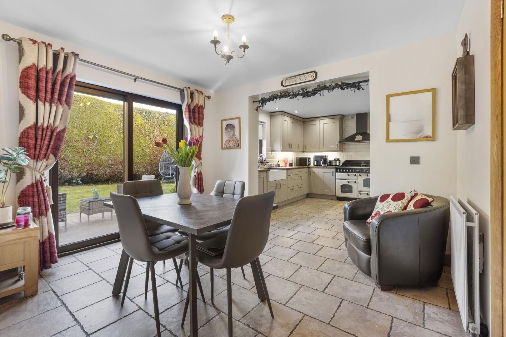 43 Gracefield 8 of 24