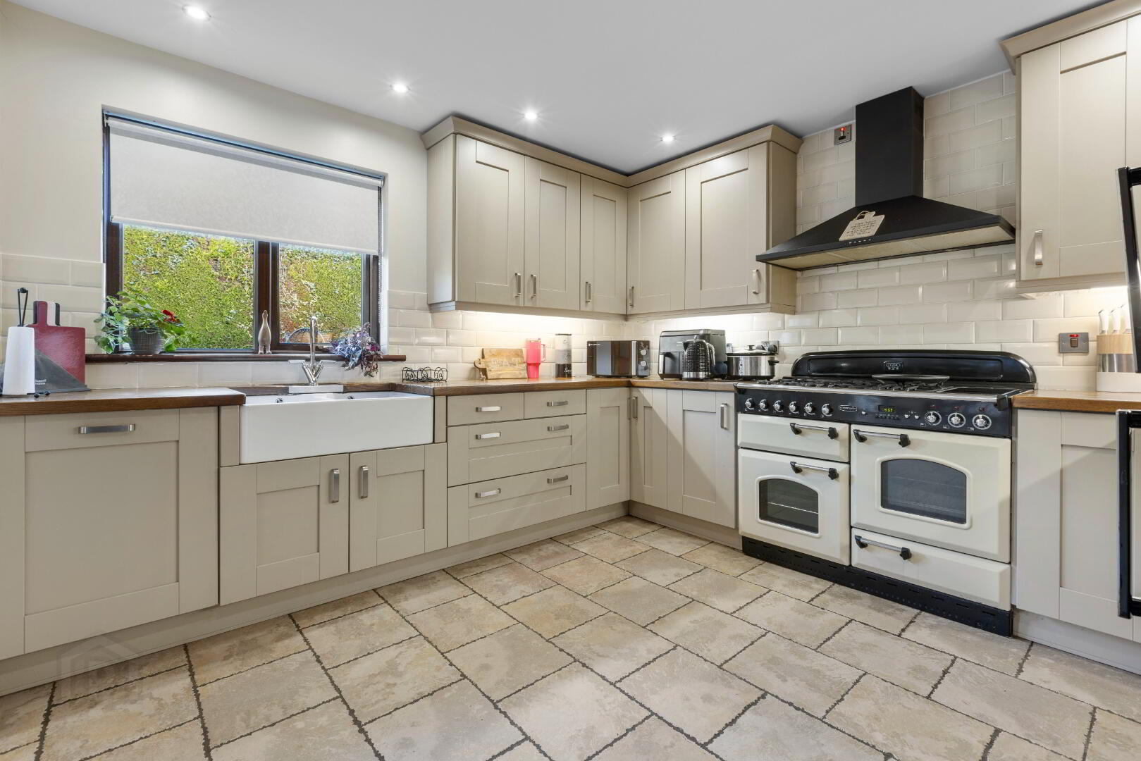 43 Gracefield 6 of 24