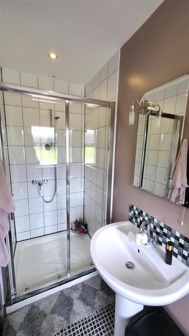 121 Castlecat Road 28 of 47