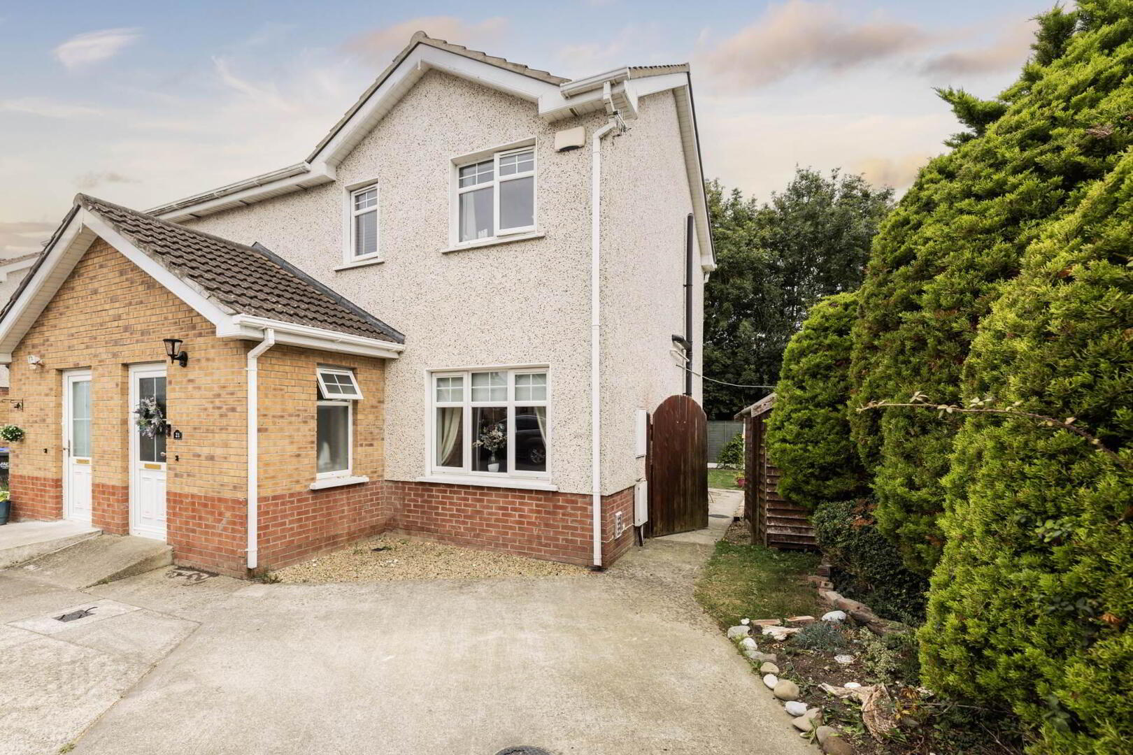 21 Grange Court 1 of 29