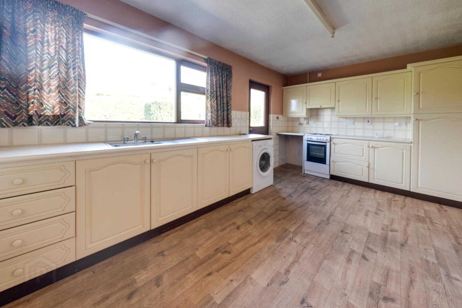 12 Fairlea Heights 4 of 17