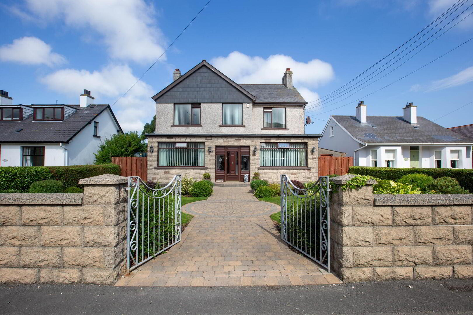 11 Bryansford Gardens 2 of 36