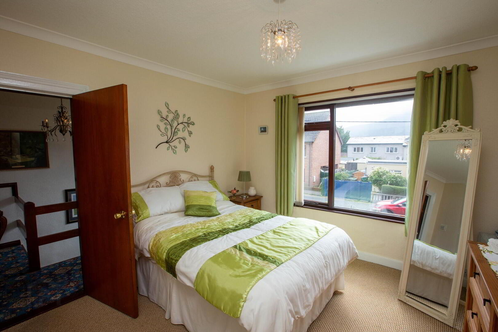 11 Bryansford Gardens 21 of 36
