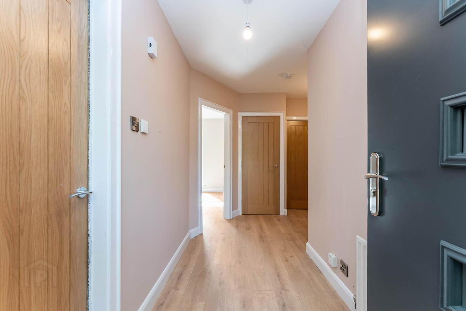 10 Ashgrove Close 3 of 20