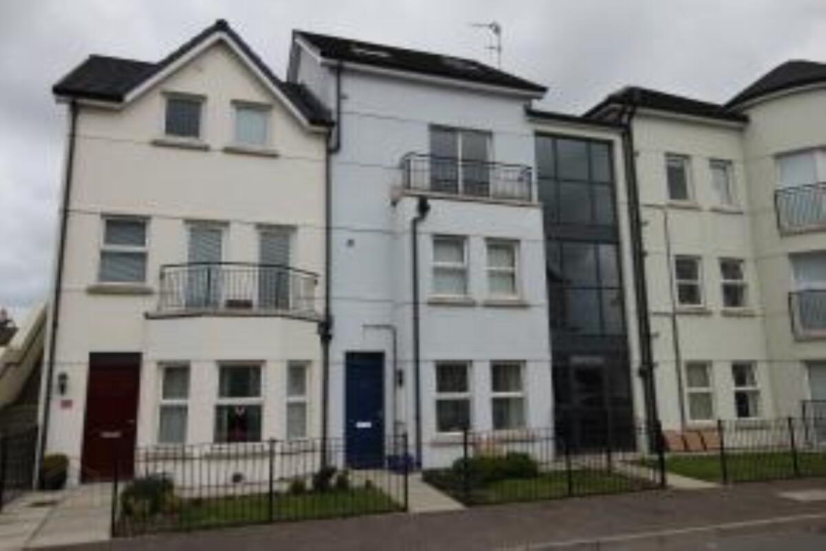 110 Linen Crescent 1 of 8
