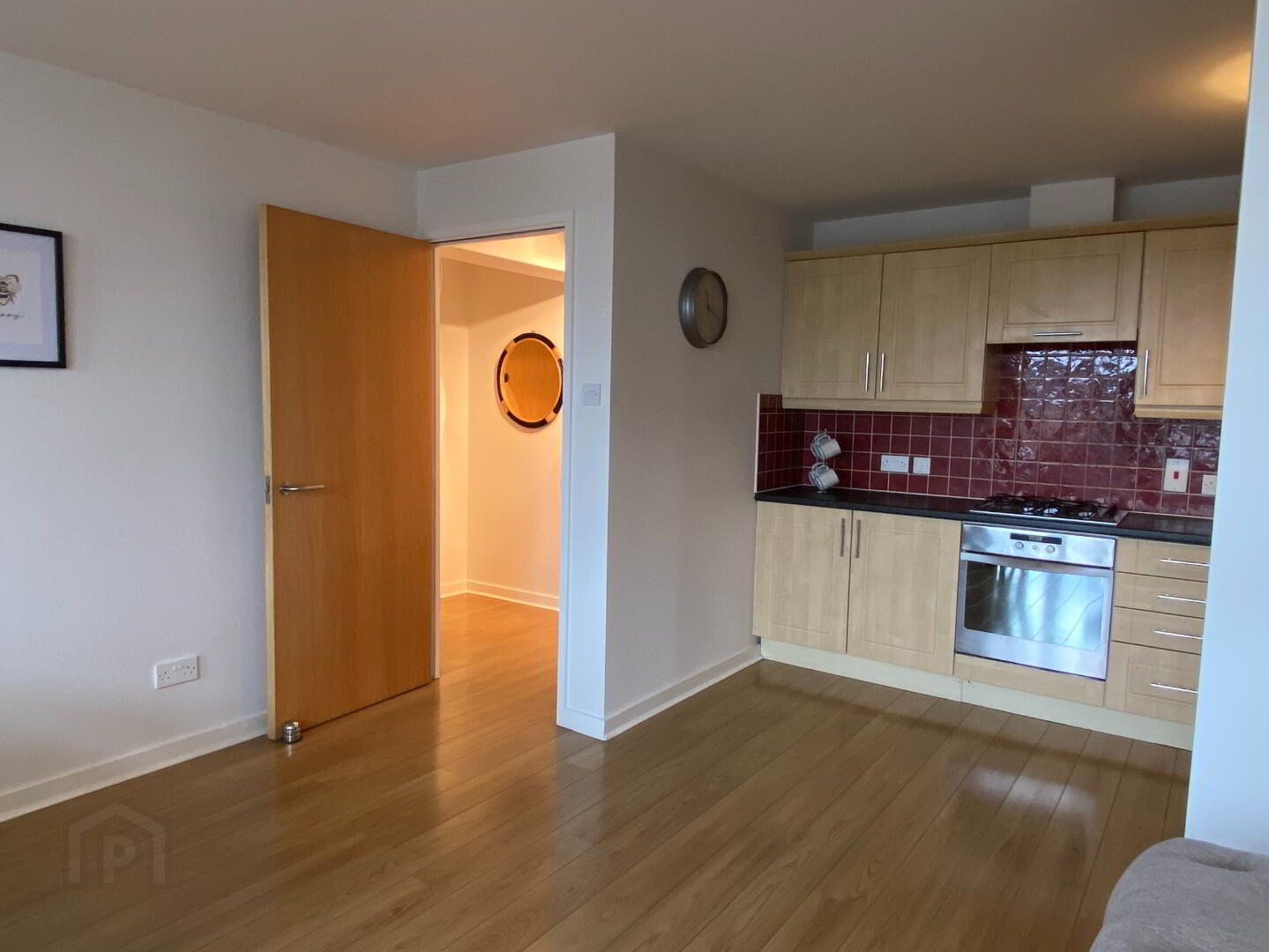 36 Queens Square 6 of 16