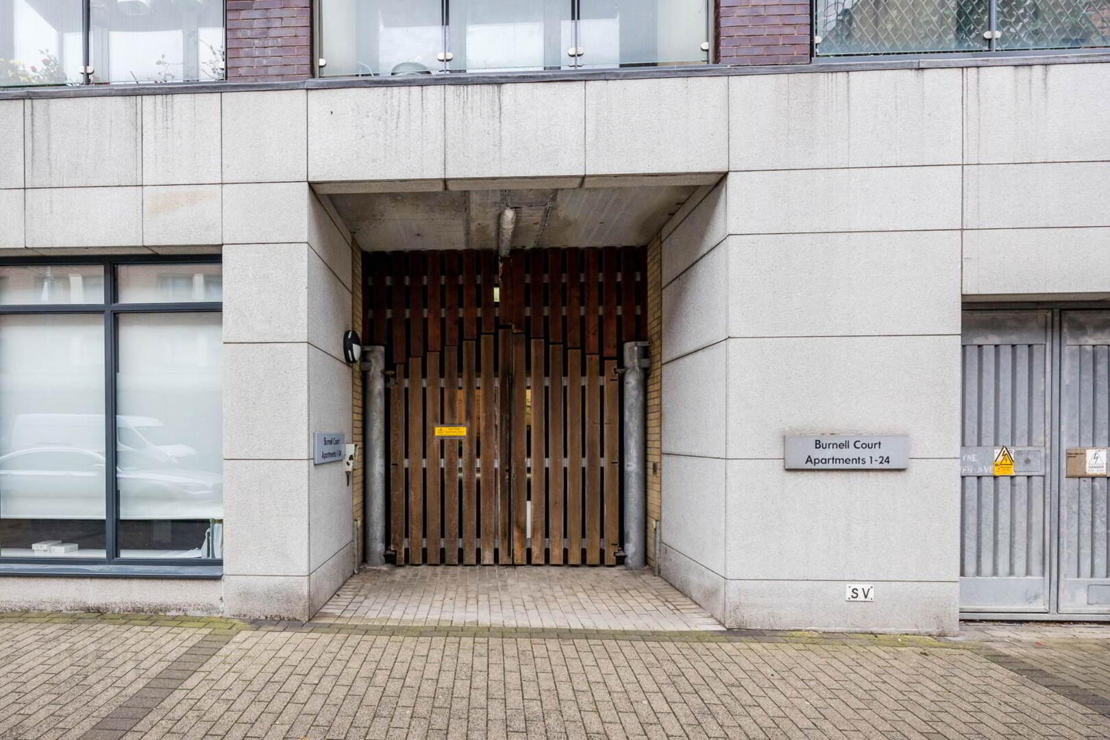 1 Burnell Court 2 of 23