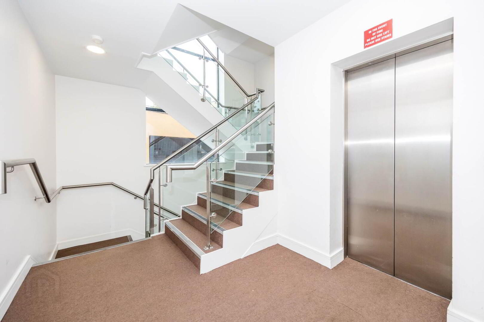 1 Burnell Court 5 of 23