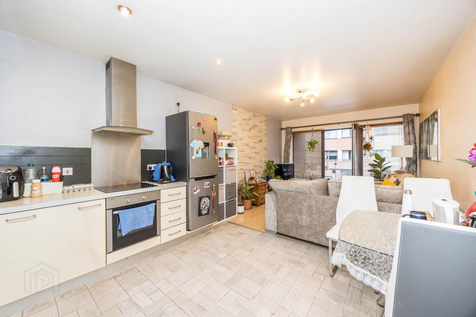 1 Burnell Court 8 of 23