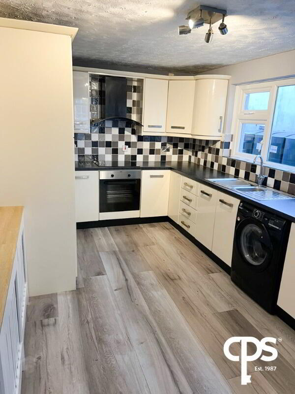 13 Ebrington Street 4 of 16