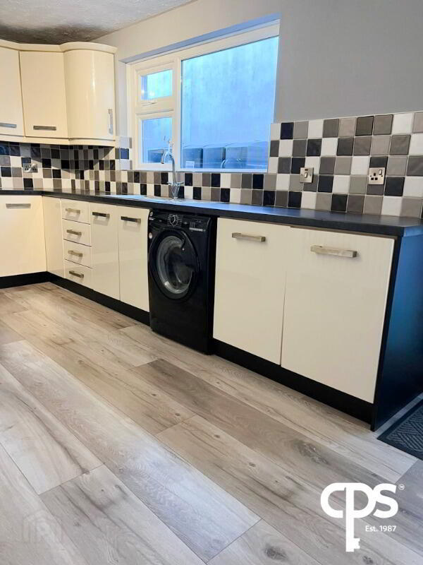 13 Ebrington Street 5 of 16