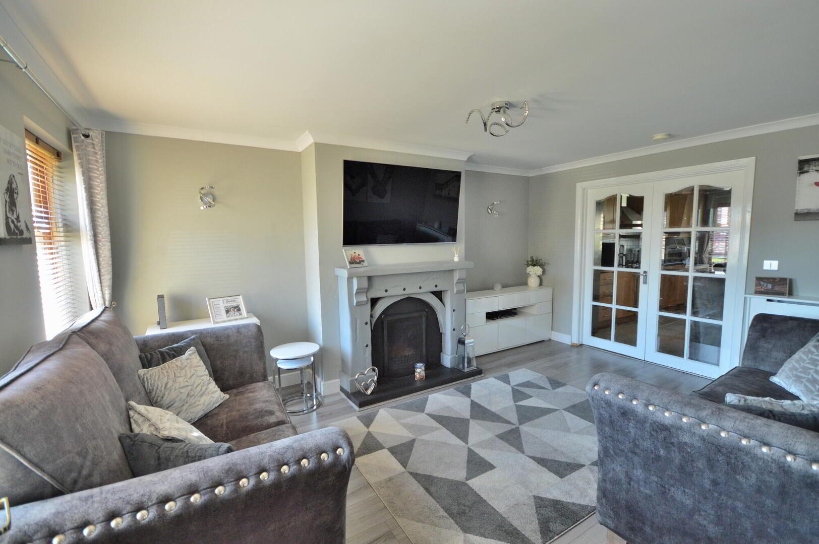 35 Stonebridge Square 4 of 23