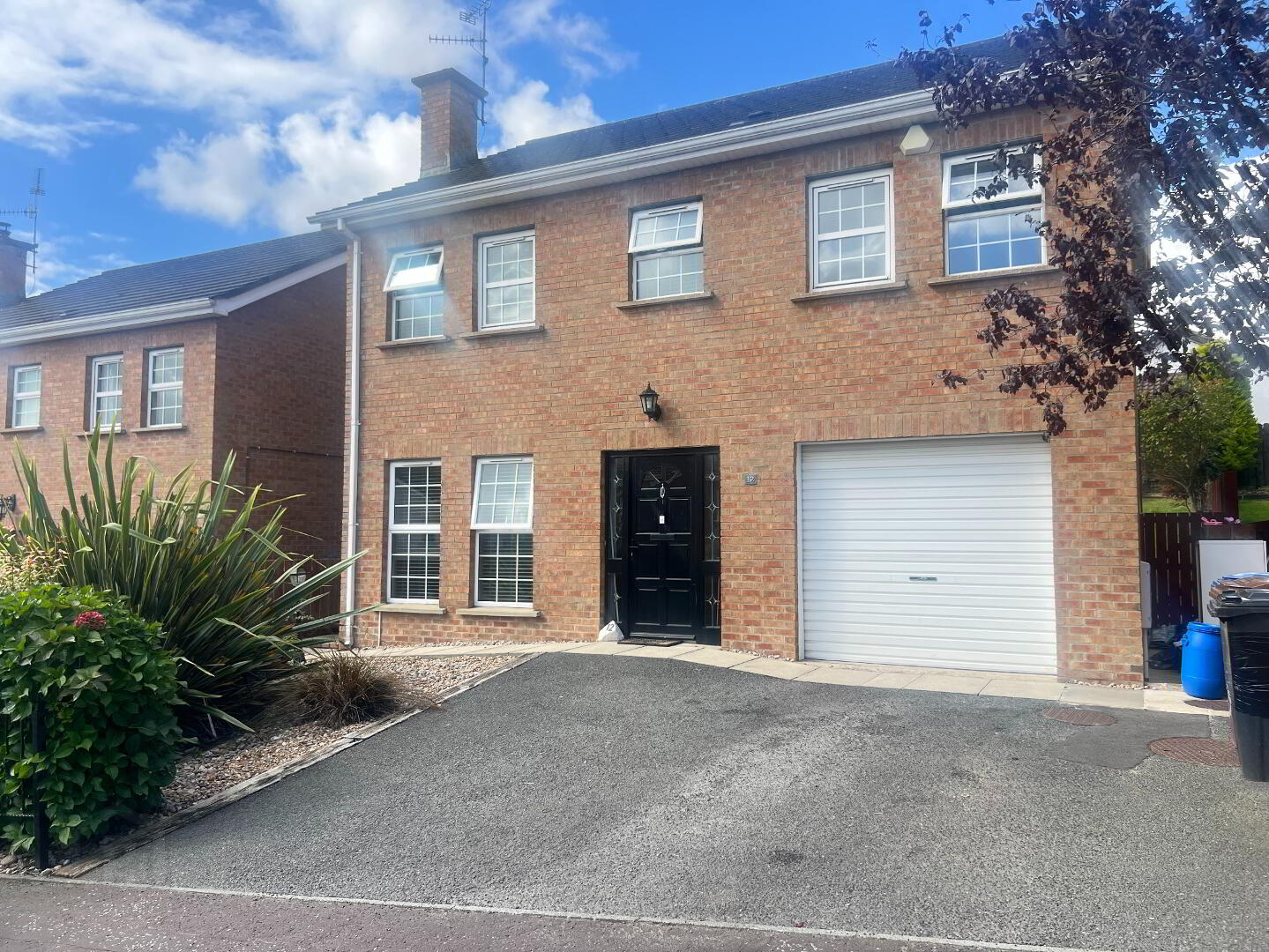 12 Liska Manor 1 of 17