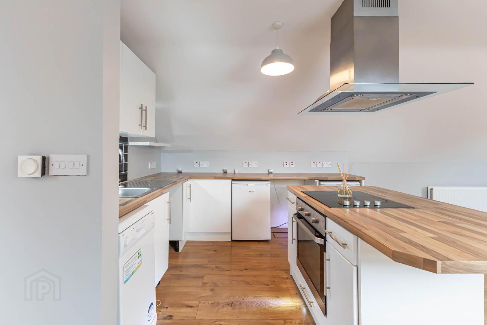 The Loft Apartment, 15 Reservoir Road 8 of 32