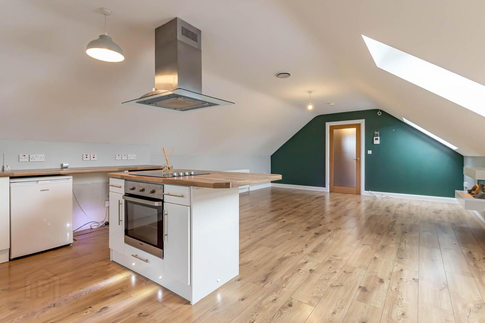 The Loft Apartment, 15 Reservoir Road 9 of 32